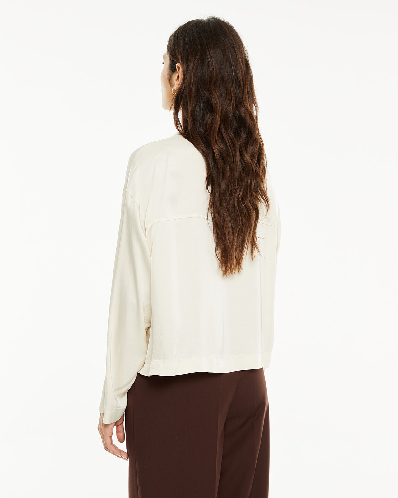 Camisa con bolsillos delanteros