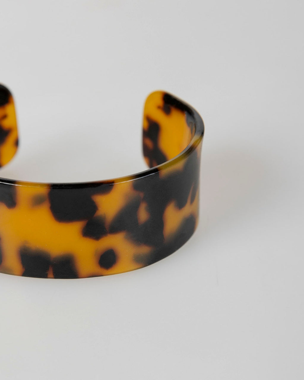 Pulsera rígida efecto animal print