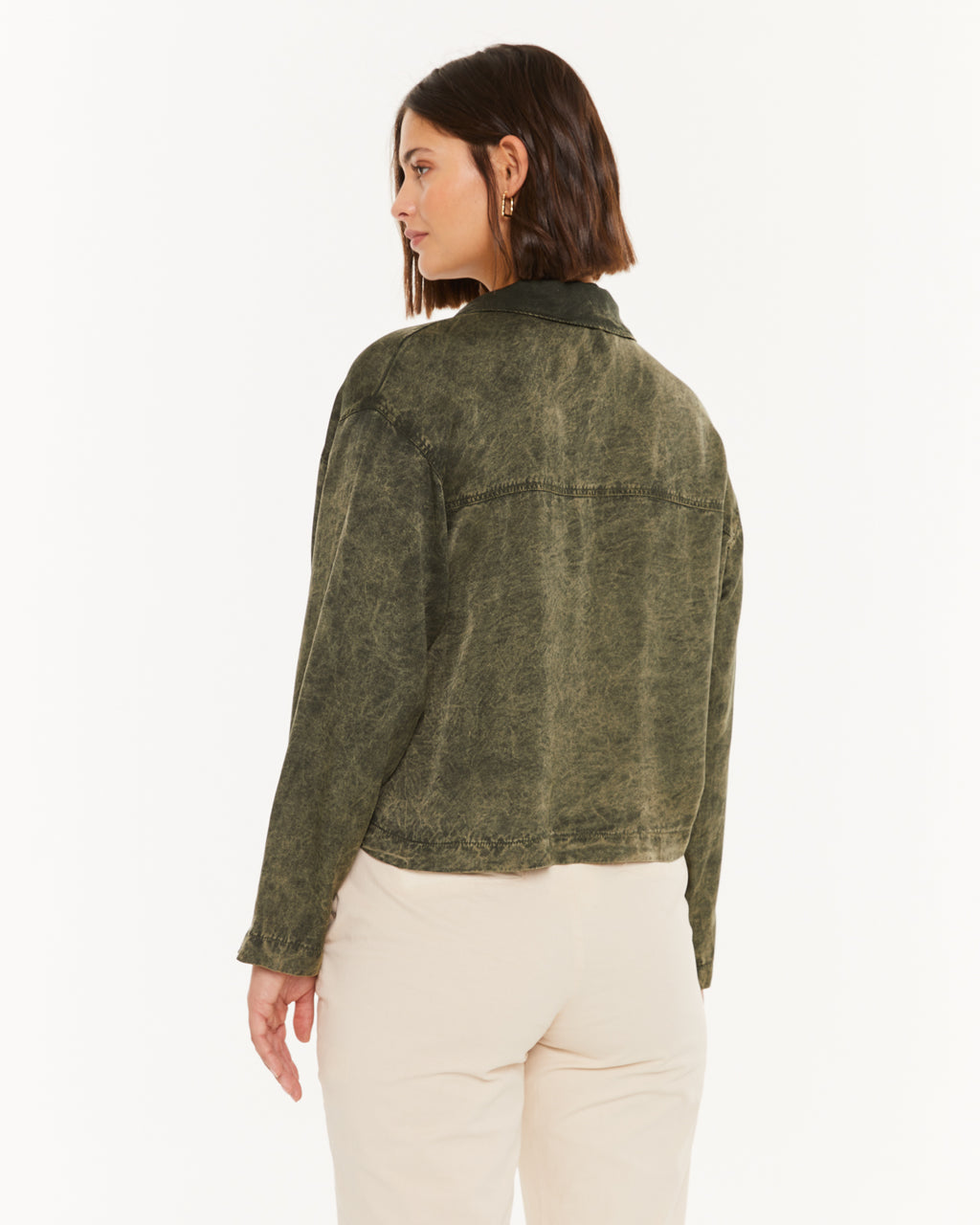 Camisa con bolsillos delanteros